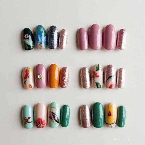 Trendy Nail Art Designs – Floral, Glitter & Elegant Press On Nails
